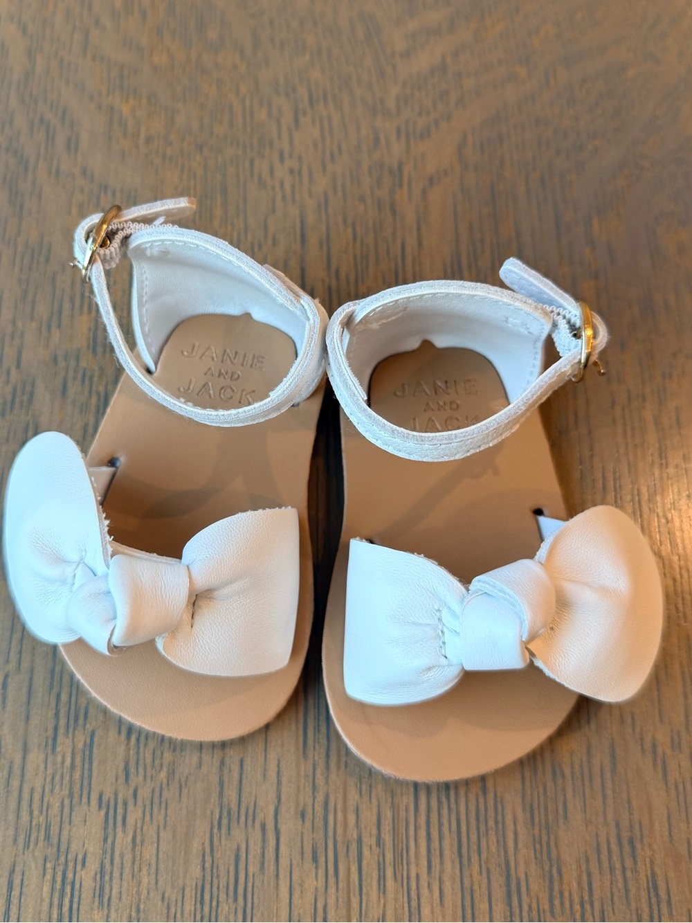 Janie and Jack White Baby Bow Sandals - size 0-3M